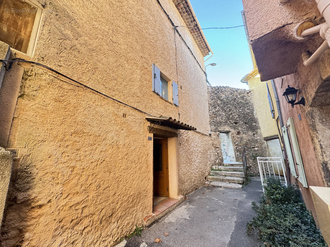 Maison à AUPS