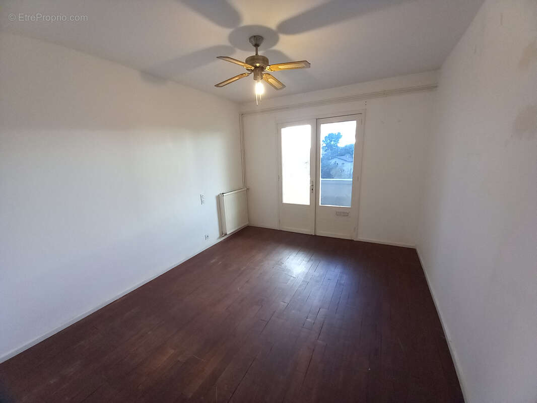 Appartement à FUMEL