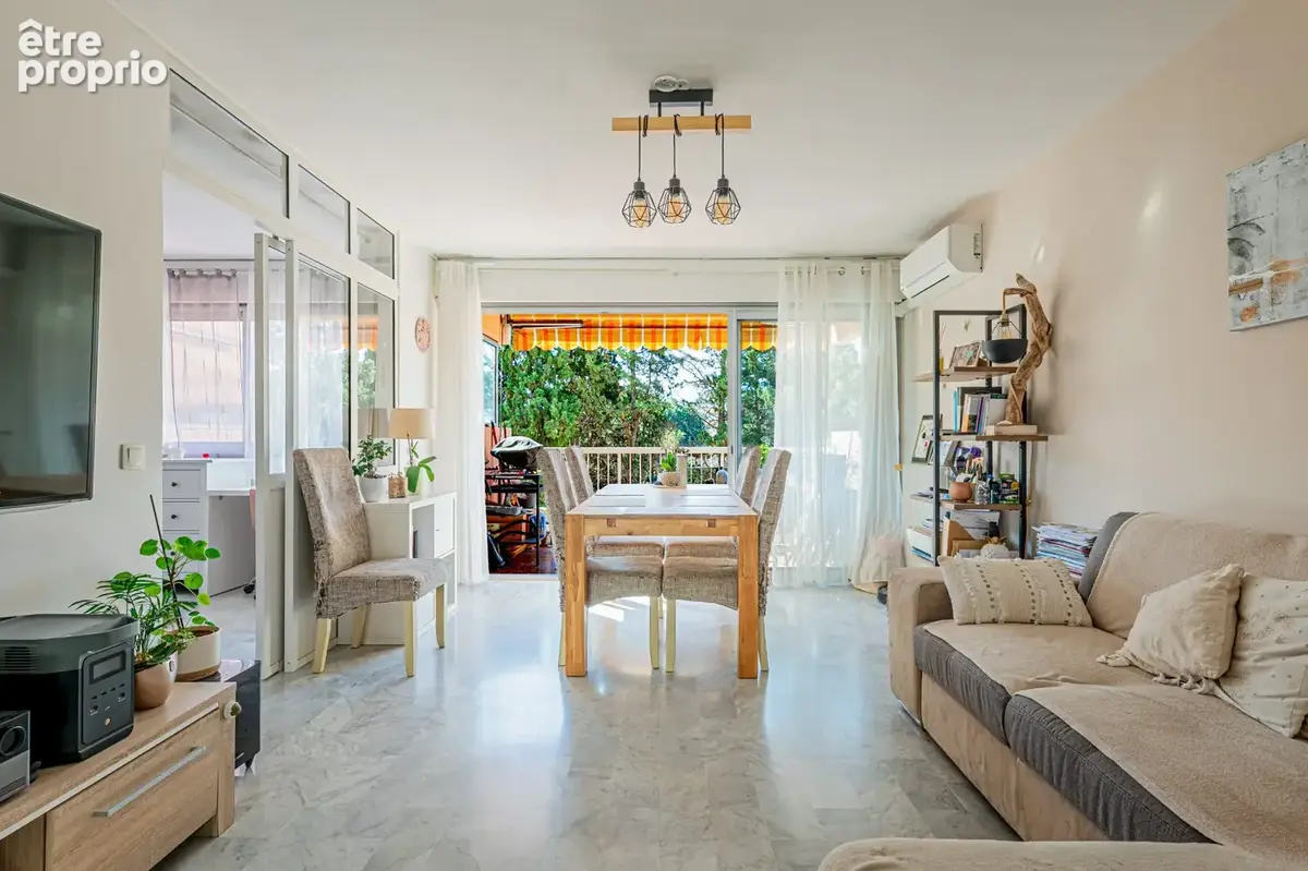 Appartement à VALLAURIS