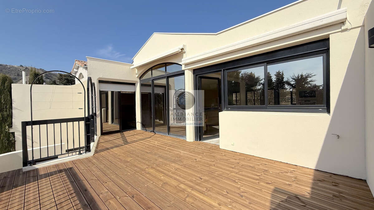 Maison à TOURNON-SUR-RHONE