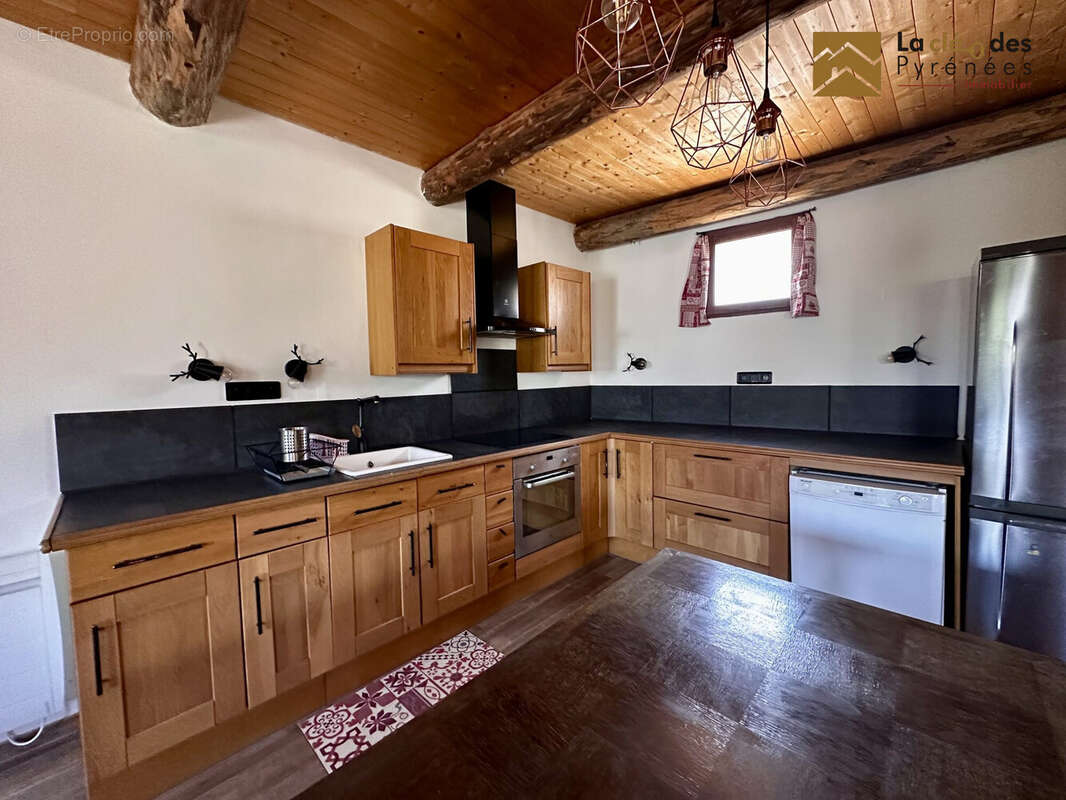 Maison 88 m² à Azet  - photo 5