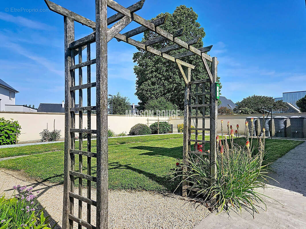 Maison de plain-pied avec jardin clos et garage à Saint-Pôtan - photo 8