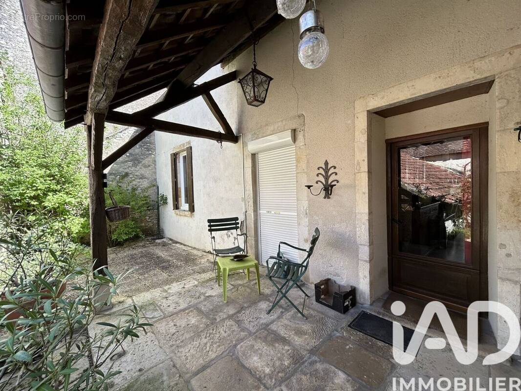 Photo 1 - Maison à DUN-SUR-AURON