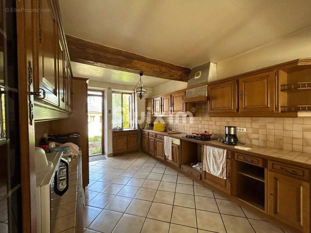 Maison à QUARRE-LES-TOMBES