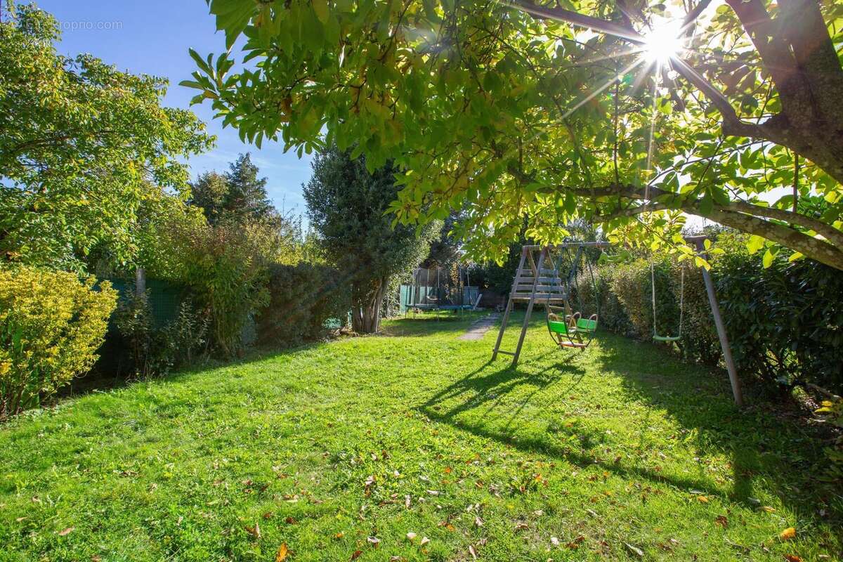 Photo 6 - Maison à LE MESNIL-SAINT-DENIS