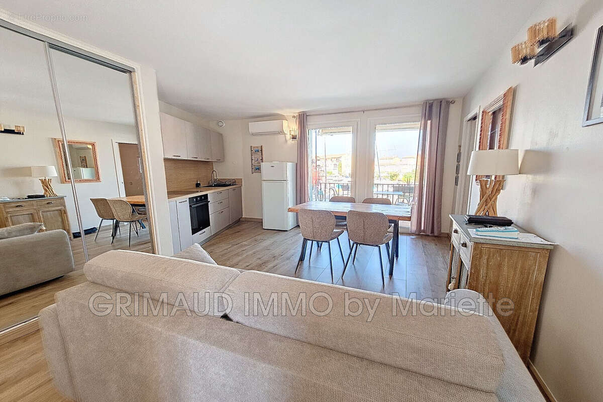 Appartement à GRIMAUD