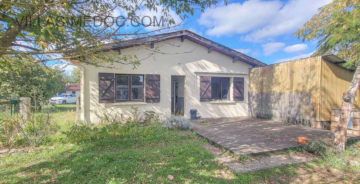 Maison à VENDAYS-MONTALIVET