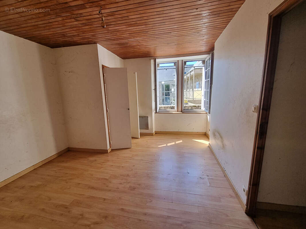 Appartement à LOUARGAT