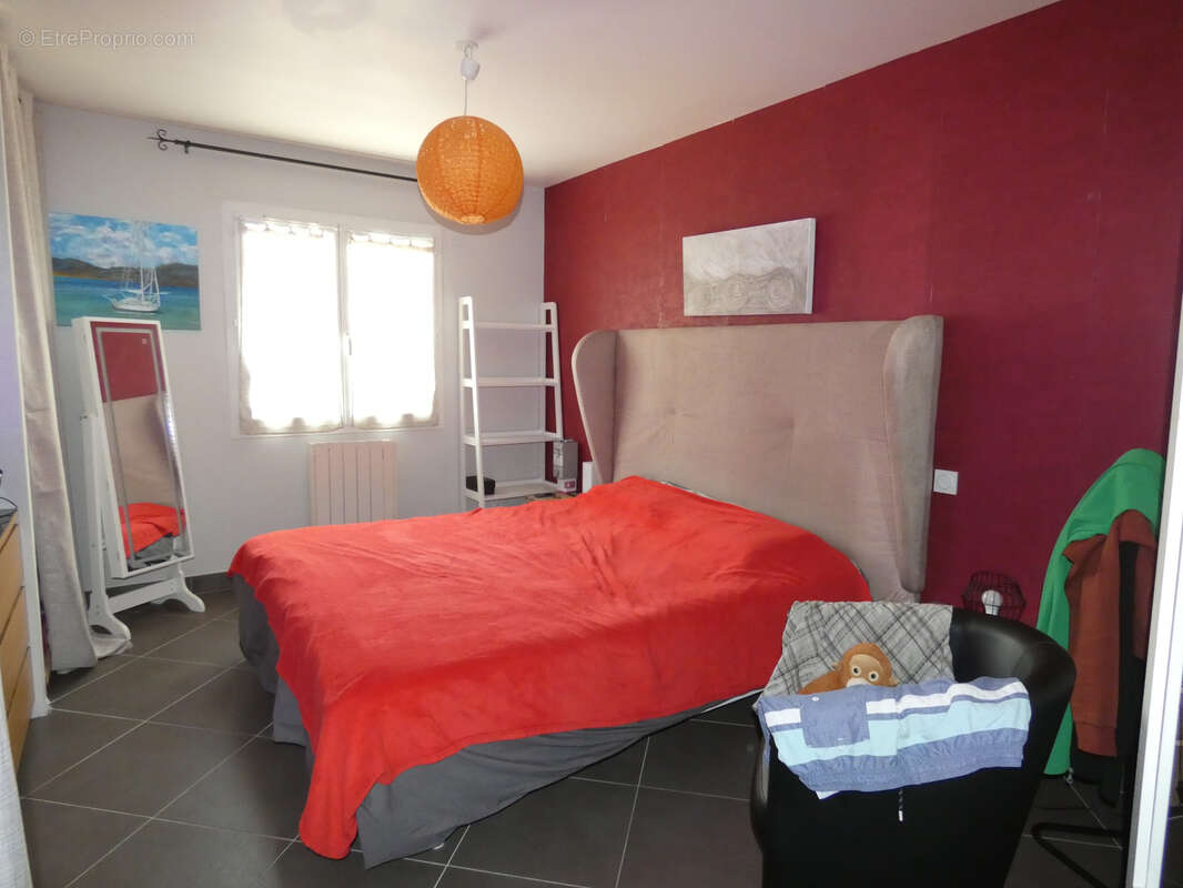 Villa familale avec piscine et exceptionnel garage de 147 m2 - photo 12