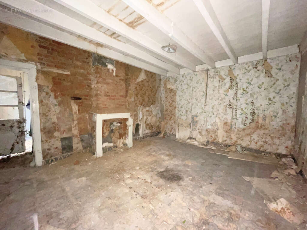 Maison à ESTREE-BLANCHE