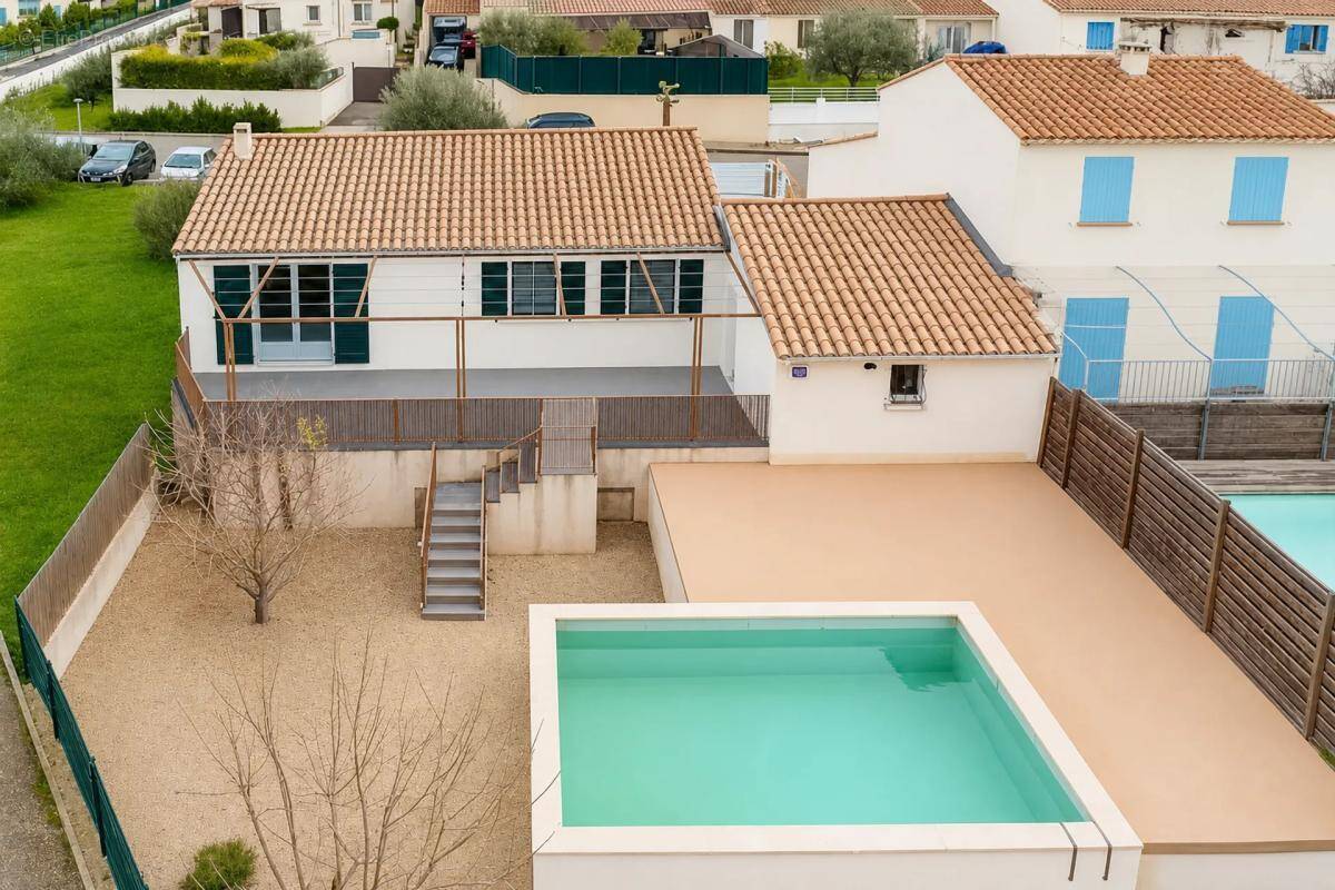 Maison à LA BASTIDE-DES-JOURDANS