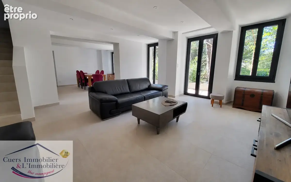 CUERS, propriété T6 -  182m2 + dépendance 50m2 - photo 9