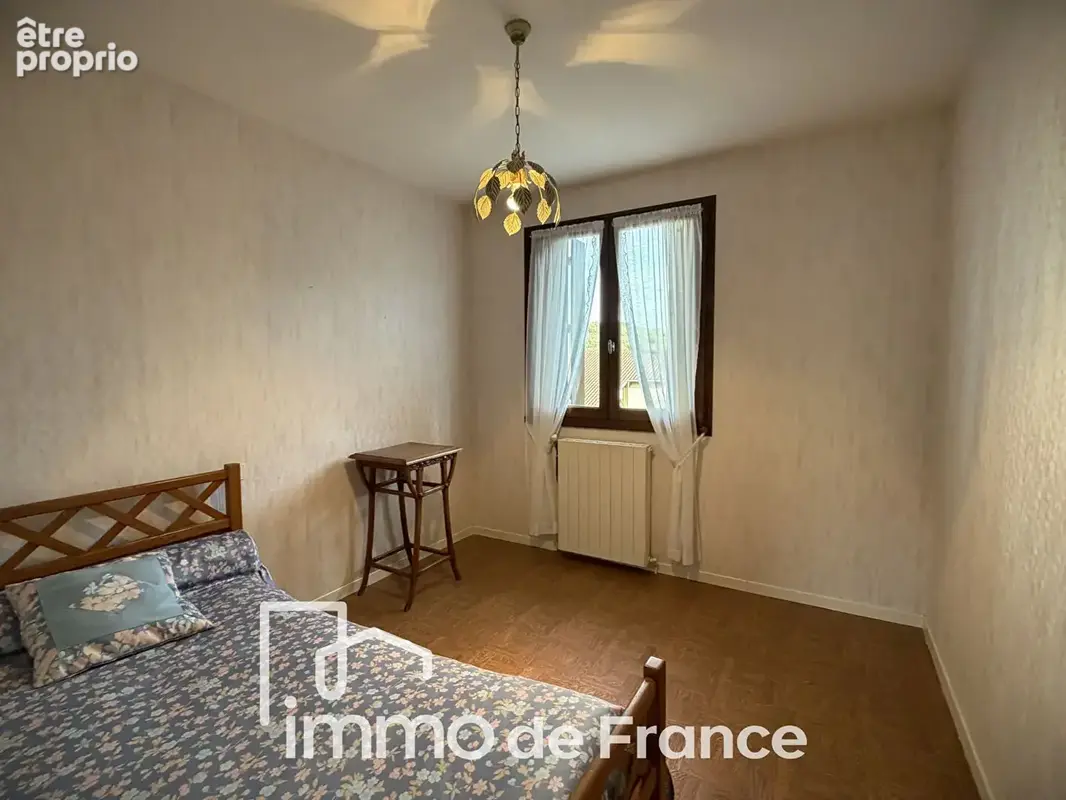 Coeur de Ville,Maison T5 avec terrasse, garage et terrain clos - photo 10