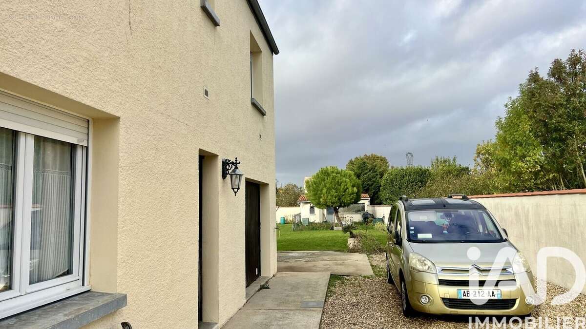 Photo 2 - Maison à CROIX-CHAPEAU