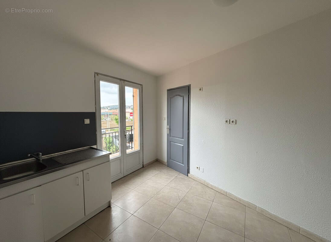 Appartement à SAINT-MAXIMIN-LA-SAINTE-BAUME