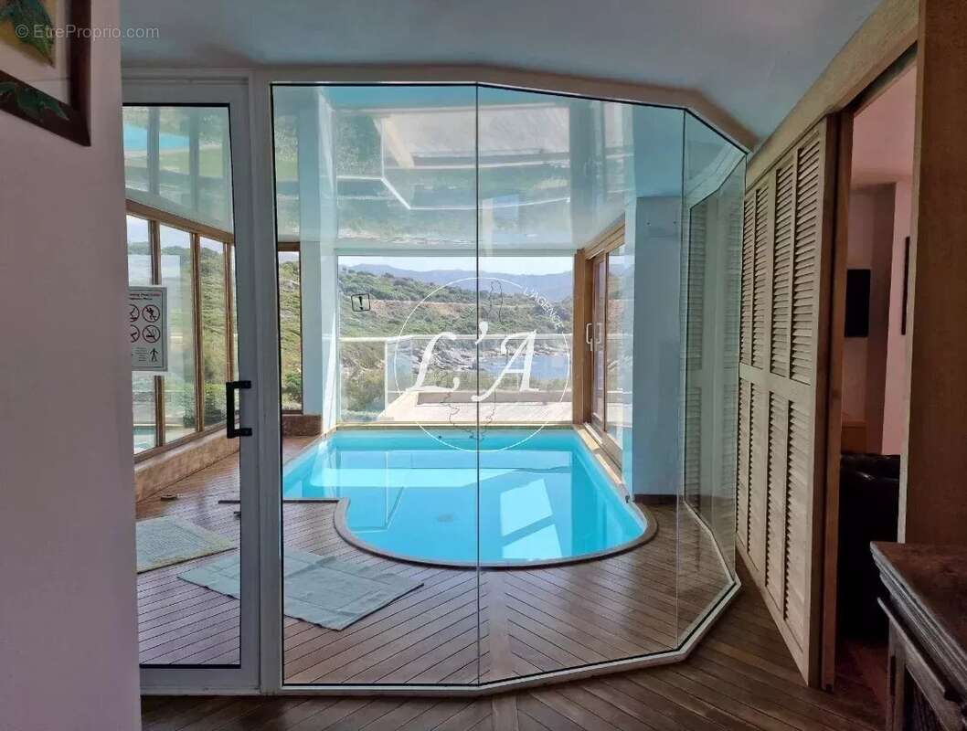 Villa pieds dans l’eau avec vue mer à 3 km d’Ile-Rousse - photo 5