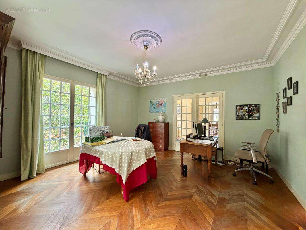 Maison à MAREIL-LE-GUYON