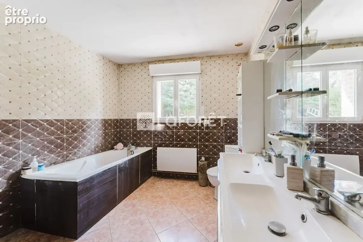Pavillon semi plain pied de 136 m2, 4 ch, jardin, garage, carport - photo 6