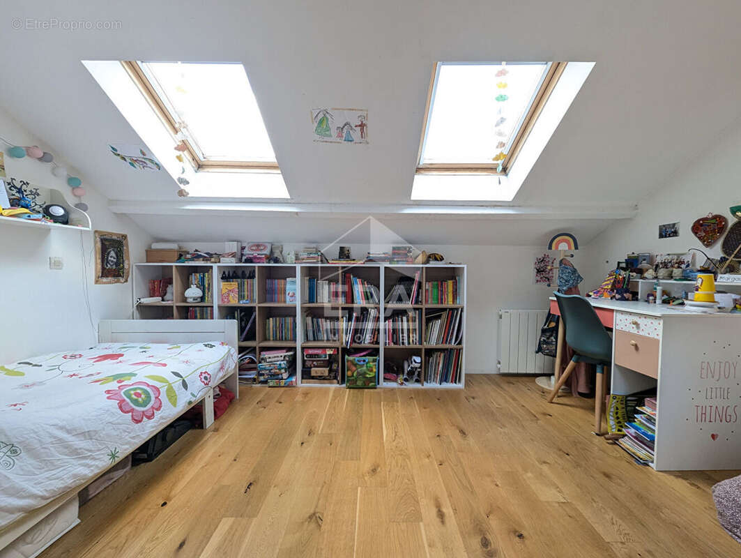 Appartement à FONTENAY-SOUS-BOIS