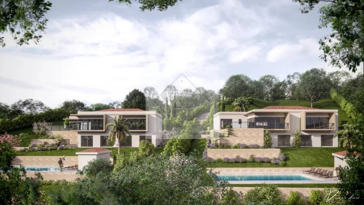 Terrain à MOUGINS