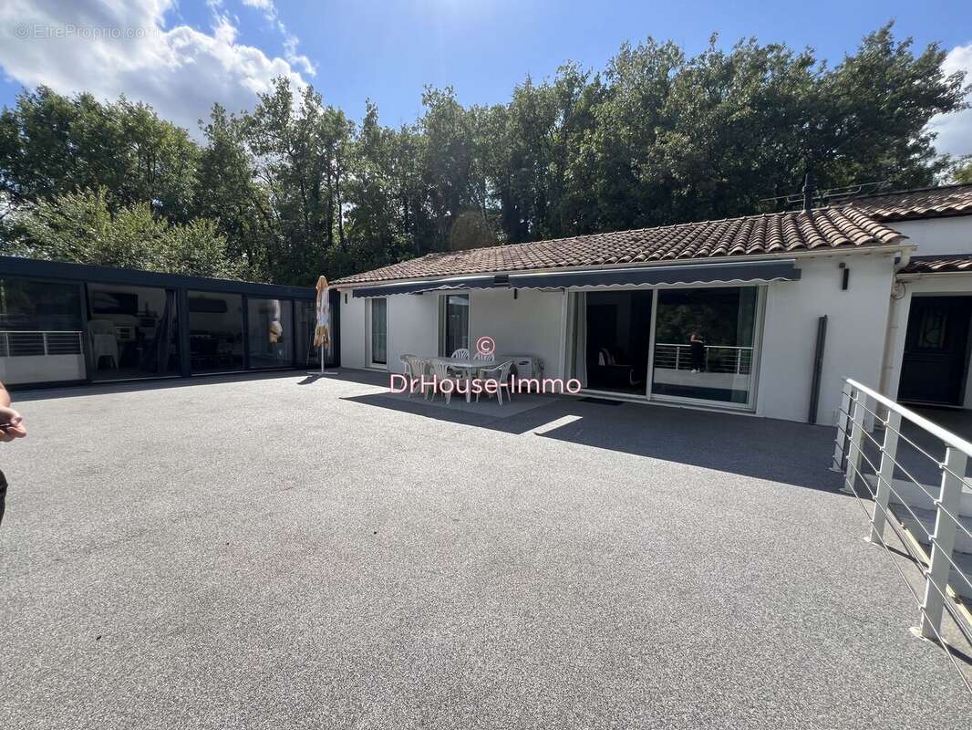 Maison à SAINT-MAXIMIN-LA-SAINTE-BAUME