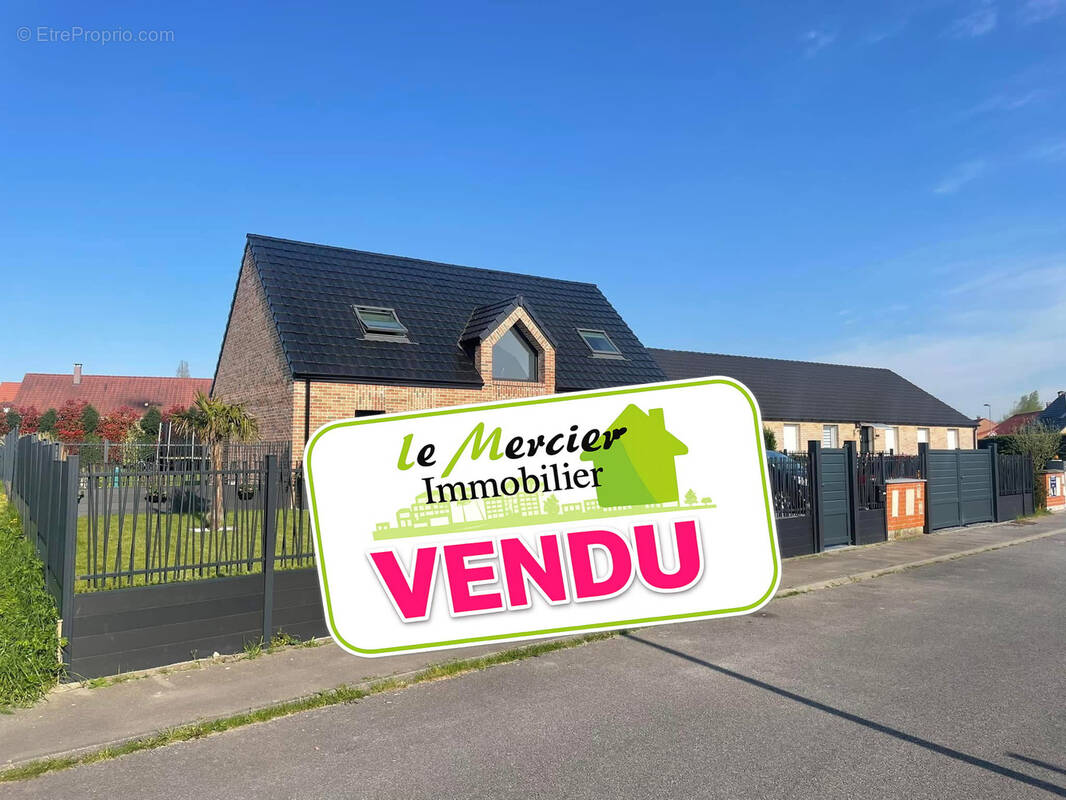 Maison à QUIEVRECHAIN
