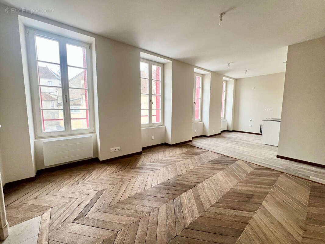 Appartement à BRIE-COMTE-ROBERT