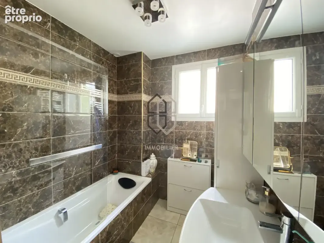 Parfaitement située et parfaitement entretenue, maison familiale indépendante - photo 7