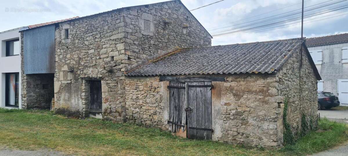 Grange à rénover Village Saint Hilaire De Clisson 75 M² sur terrain de 231 M² - photo 3