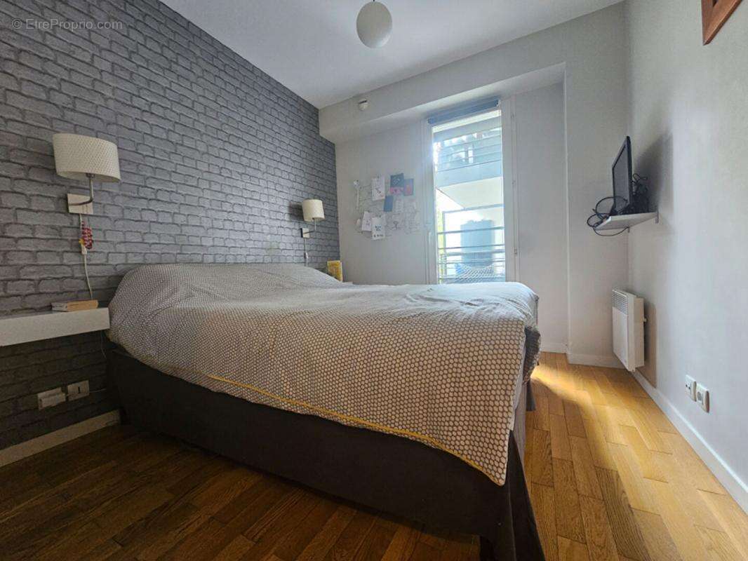 Appartement à COURBEVOIE