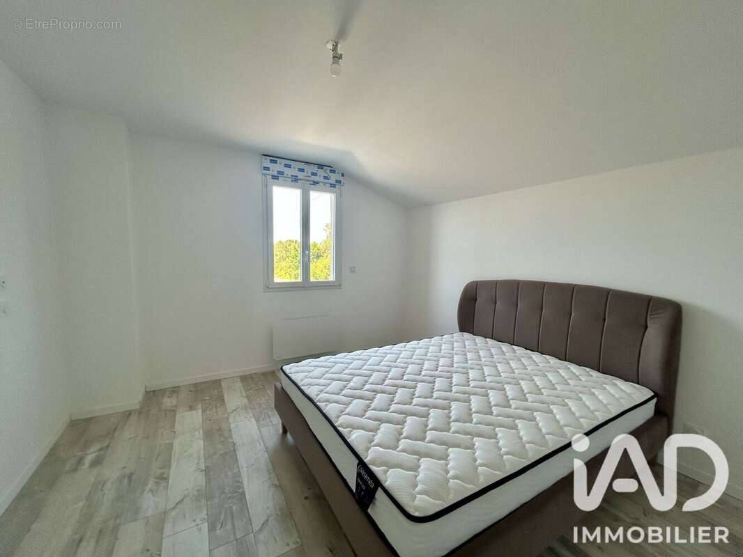 Maison 129 m² à Villebernier  - photo 8