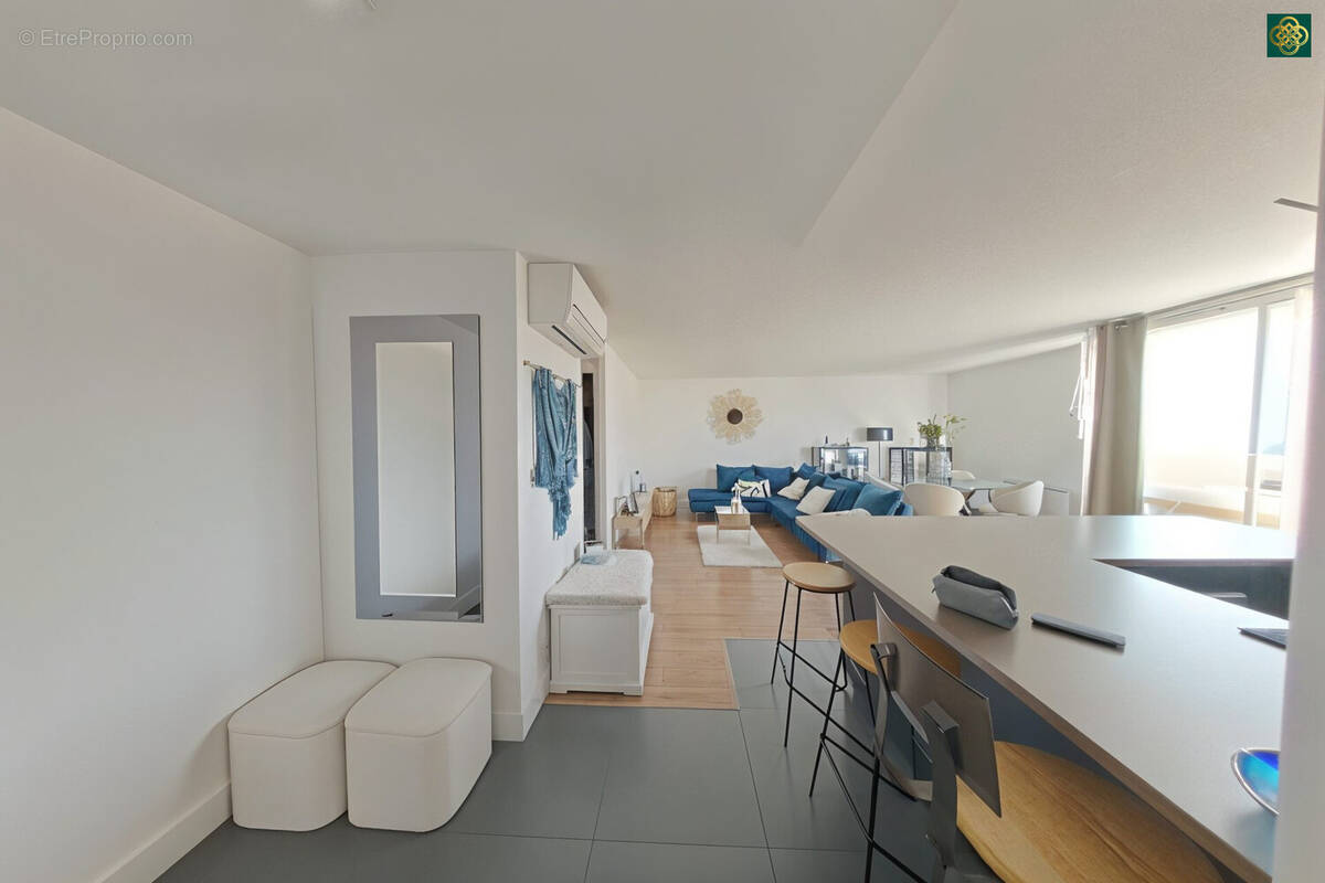 ENTREE  - Appartement à MONTPELLIER