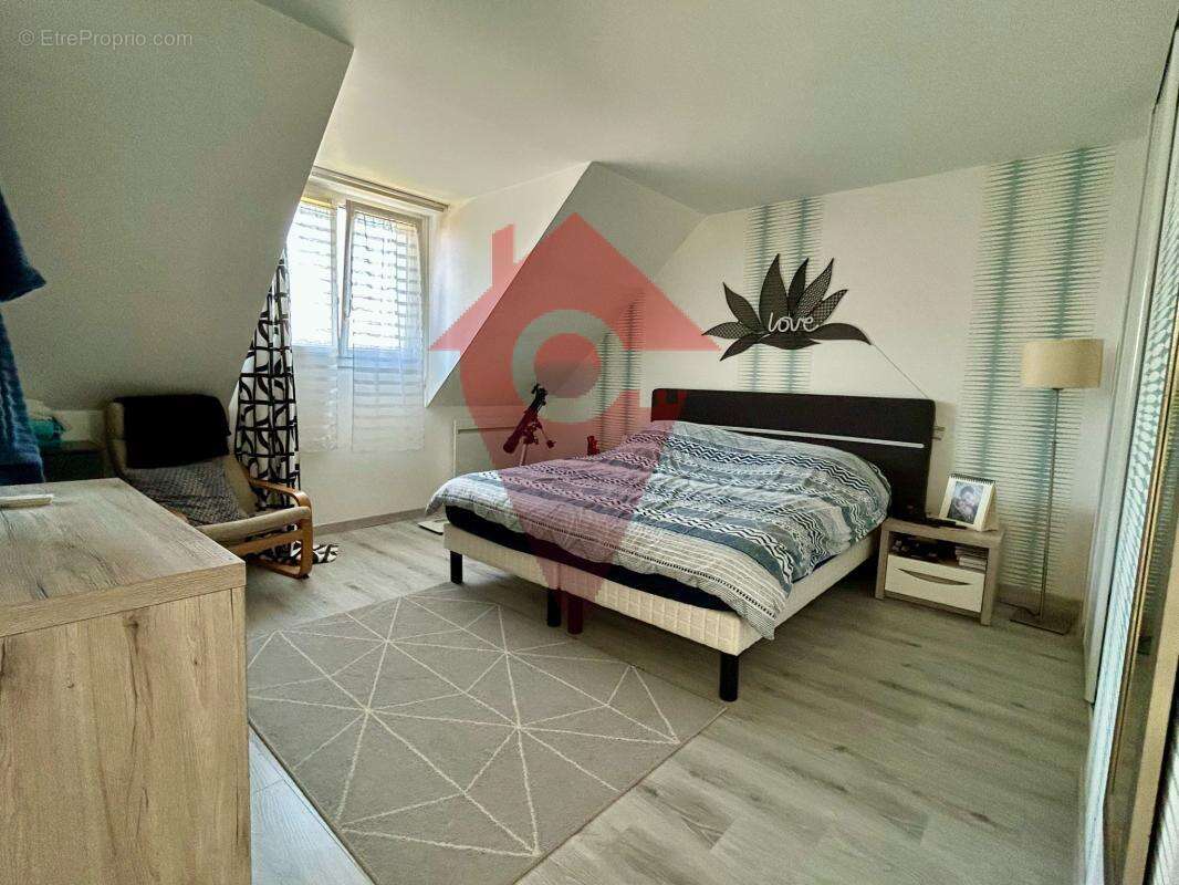 Maison à MORAINVILLIERS