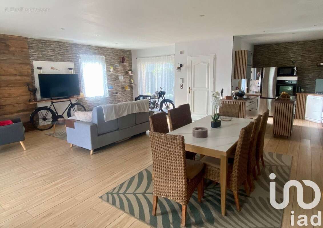 Photo 2 - Maison à LA CHAPELLE-DES-MARAIS