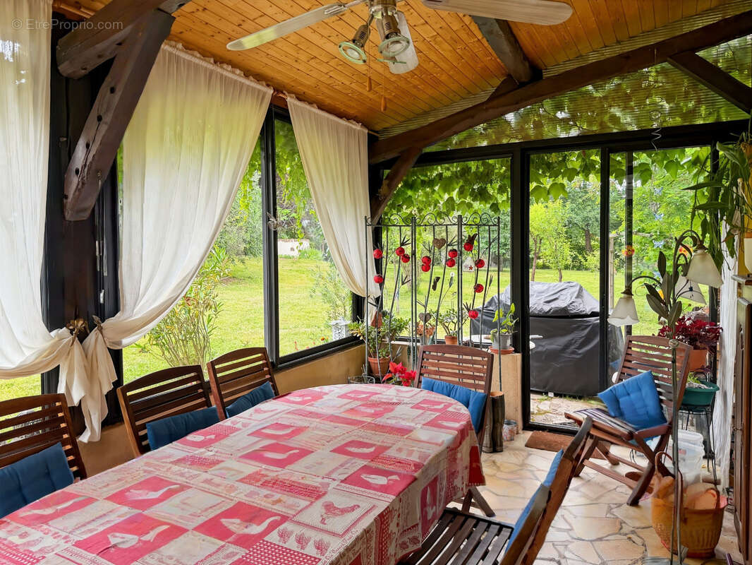 Propriété 358 m2 à vendre -avec 7700 m2 de parc - Maison 8 pièces de 234 m2, gîte de 124 m2 et piscine proche de MARCIAC (32) - photo 7