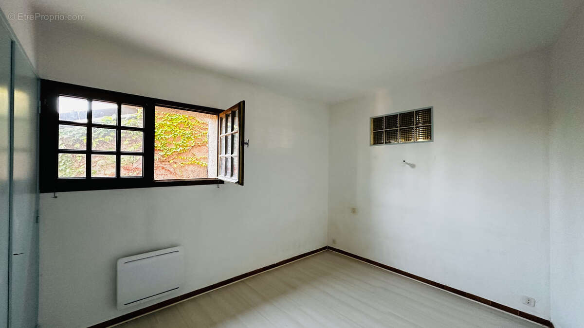 Maison T4 avec mini-piscine et deux parkings - photo 8