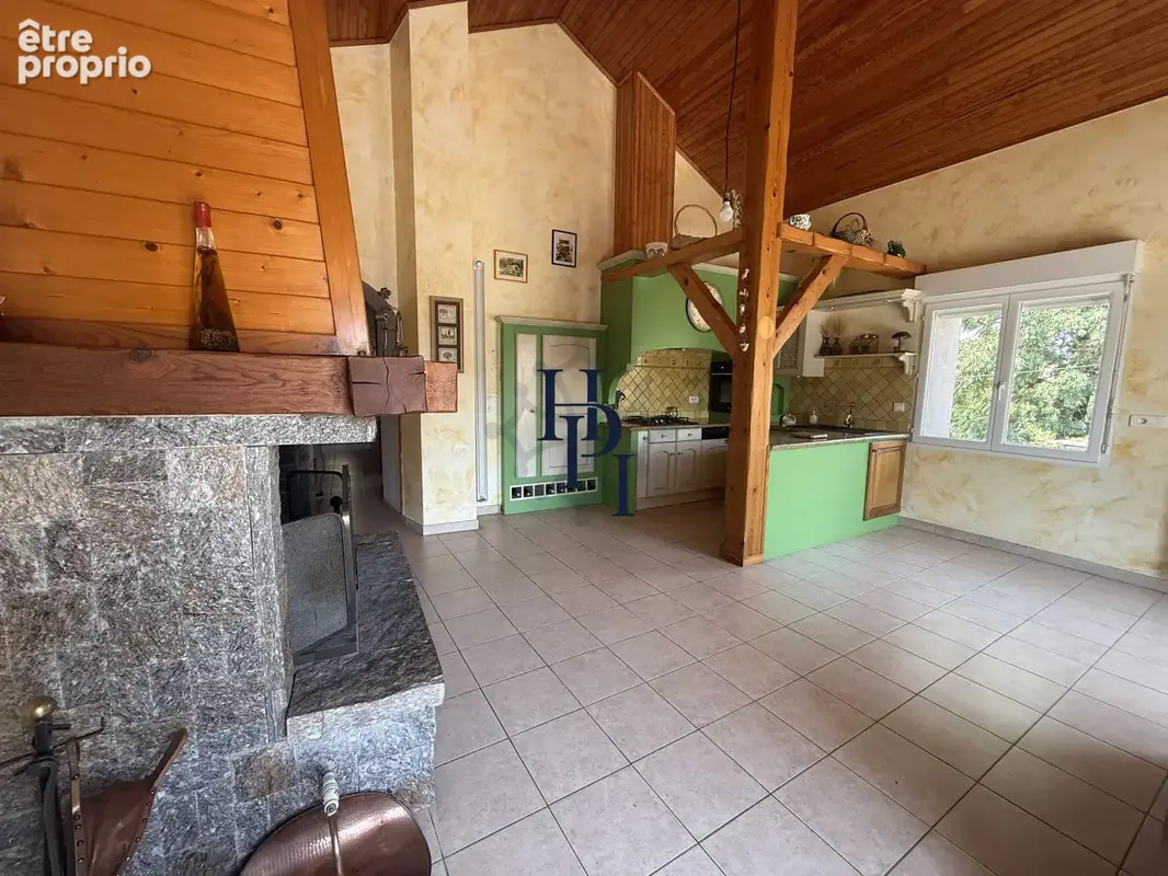 Vente Maison avec dépendances et terrains Montaigut - photo 2