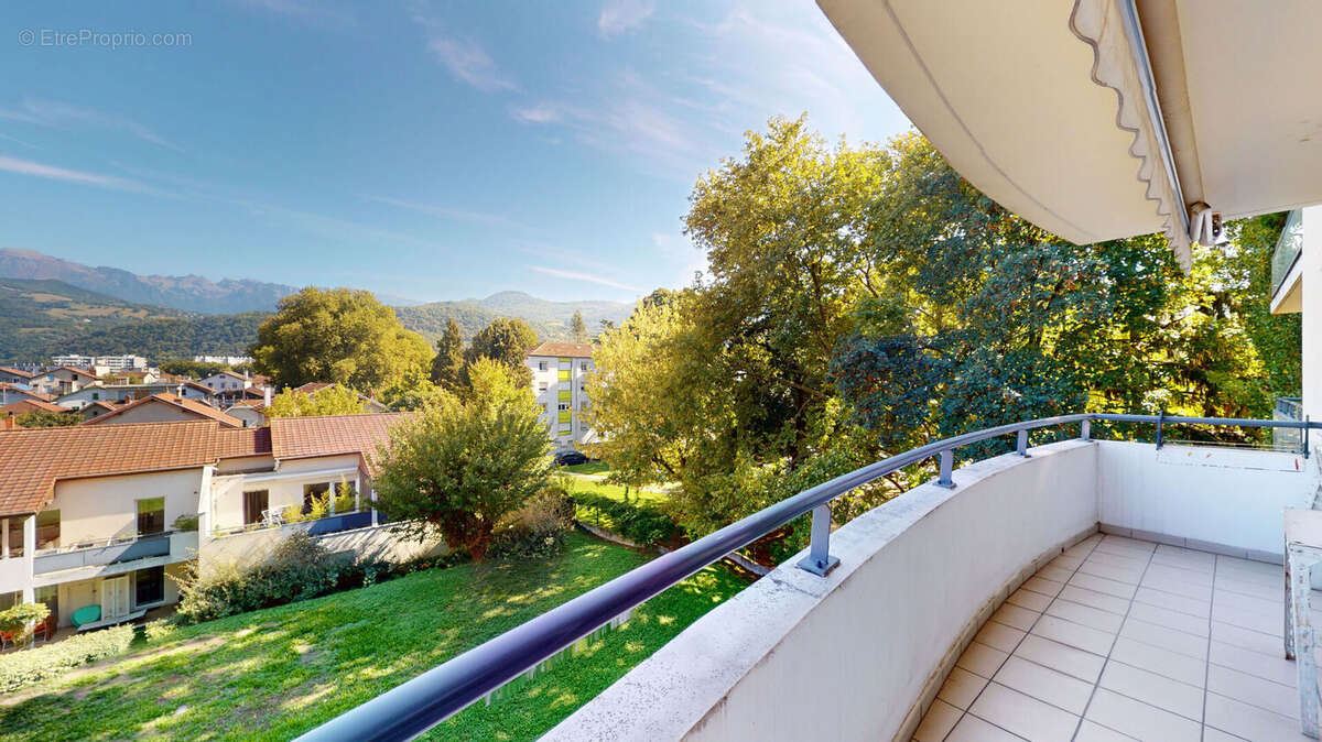 Appartement à SAINT-MARTIN-D&#039;HERES