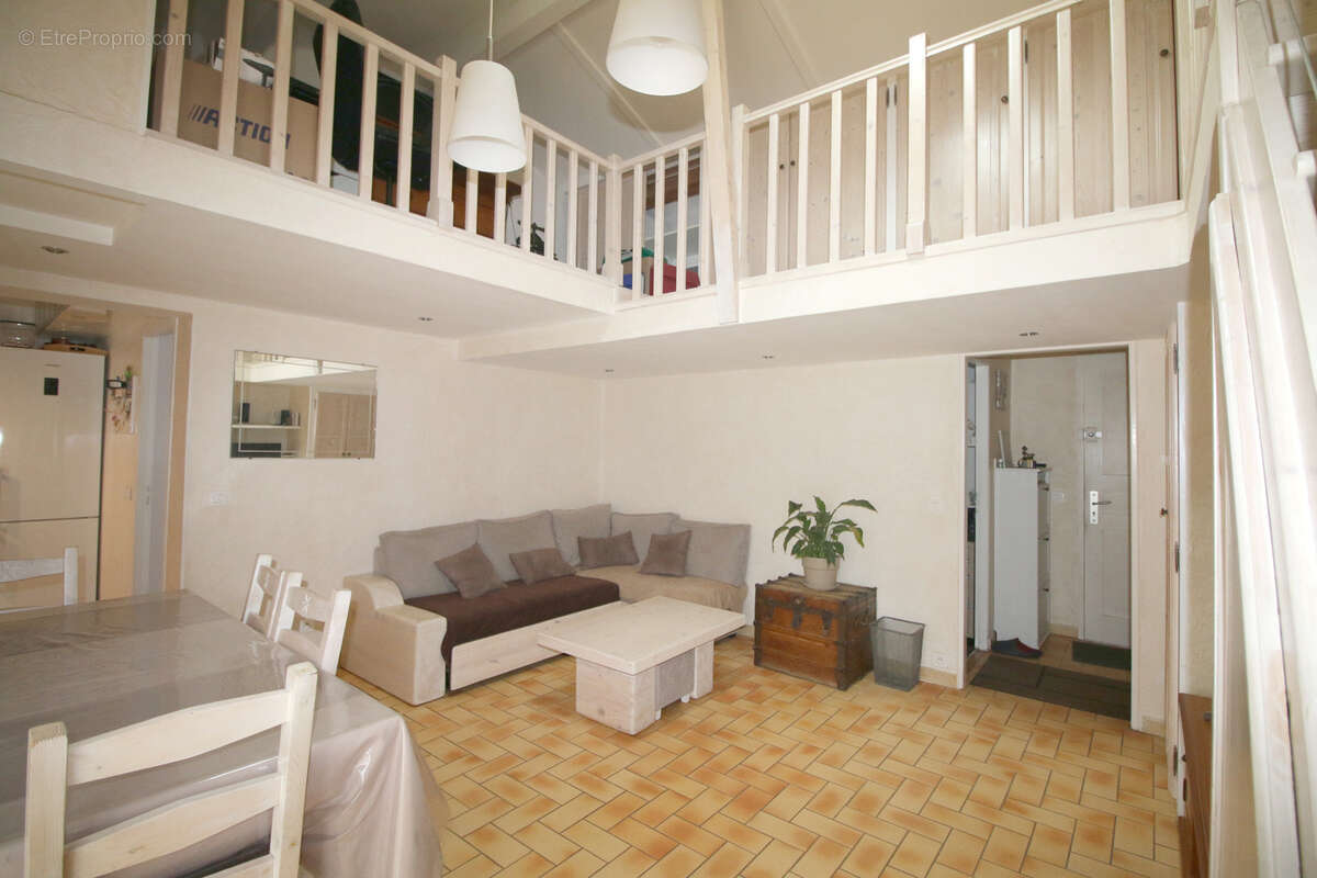 Maison à TOURRETTES