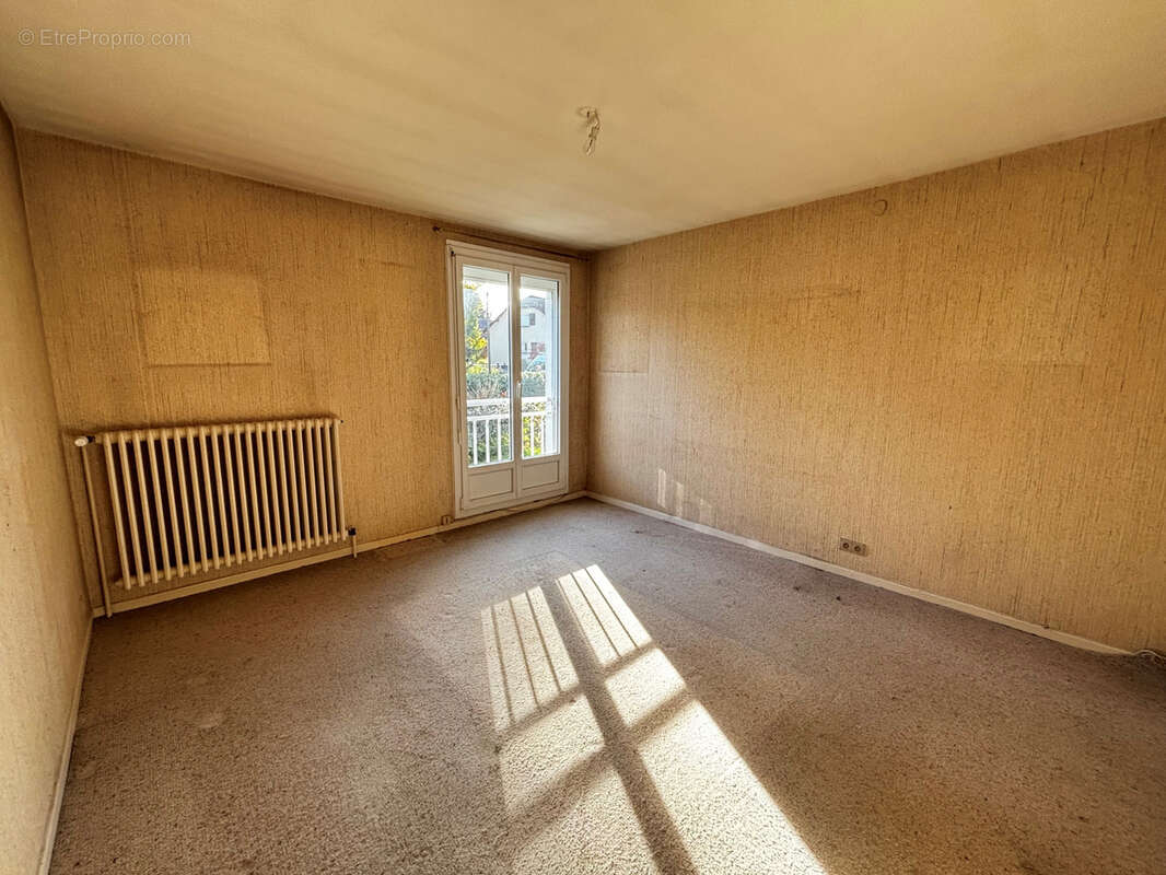 Maison à VIEUX-CHARMONT