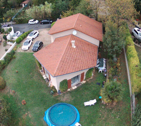 Maison à MONTANAY