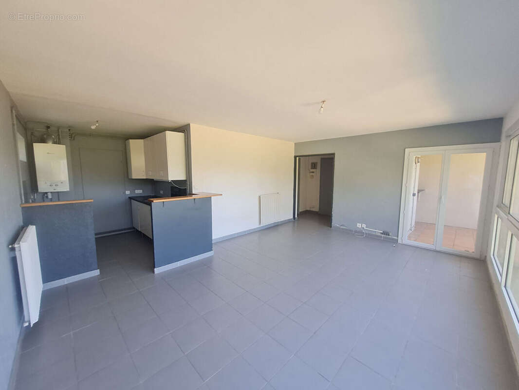 * Vue Mer * APPARTEMENT 3 Pièces avec 2 Chambres et coin nuit * (83430) SAINT MANDRIER SUR MER *3 pièce(s) 76.75 m2 - photo 4