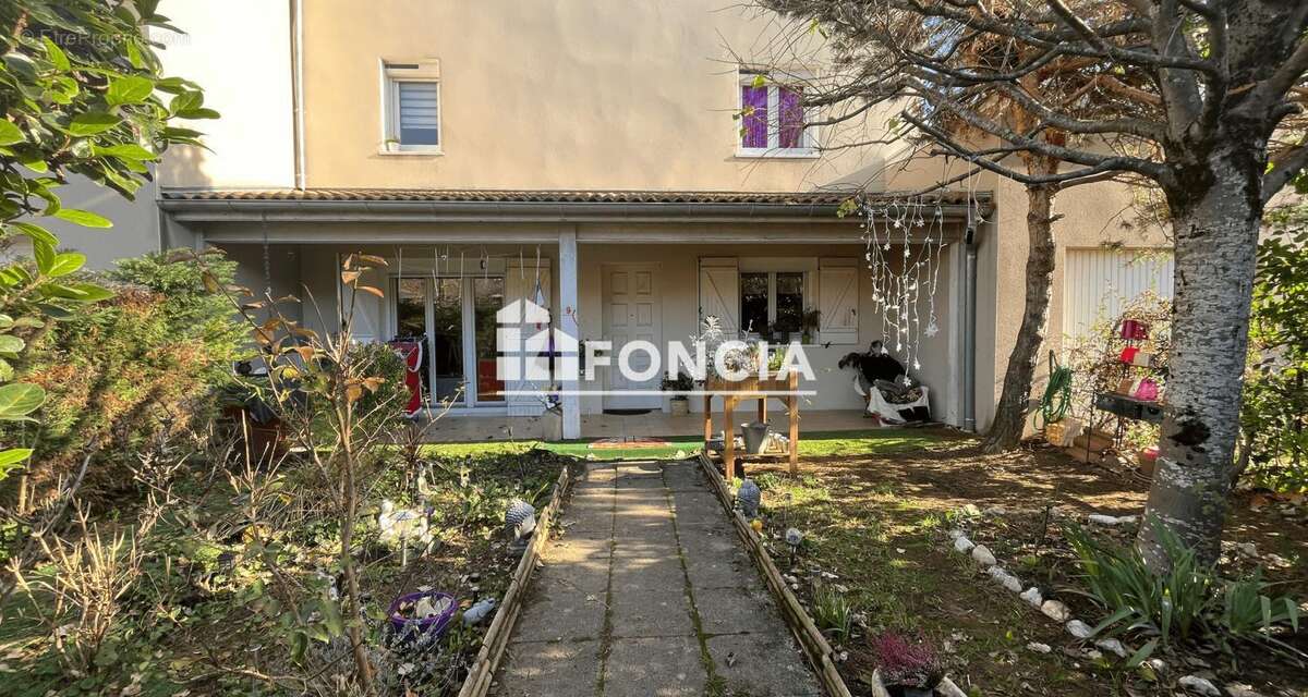 Appartement à GUILHERAND-GRANGES