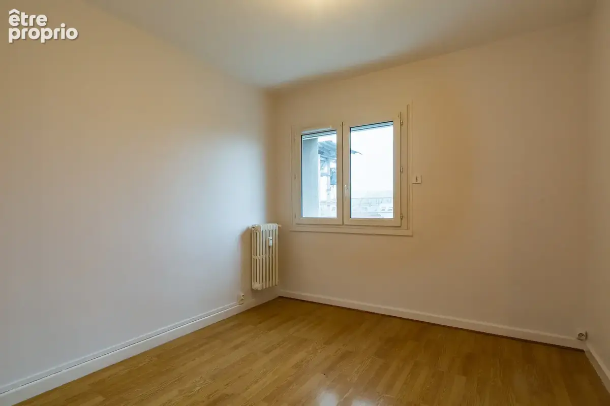 Appartement T4 75 m2 avec balcon, cave et parking couvert, avenue Victor Hugo, 26000 VALENCE - photo 10
