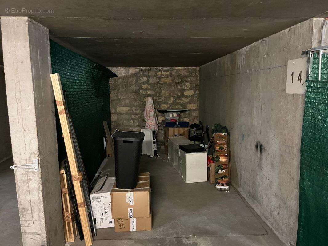 Parking à PARIS-10E