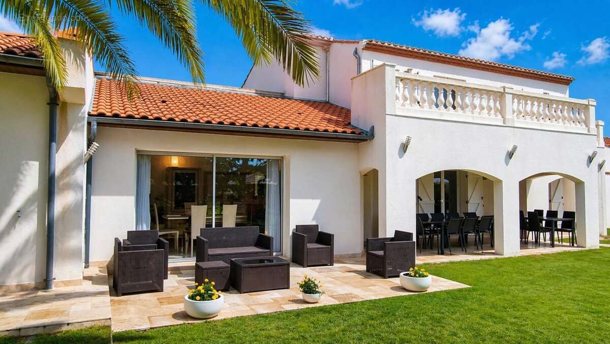 Gujan-mestras - villa 208m2 - 4/5 chambres - terrain 2231m2 - photo 3