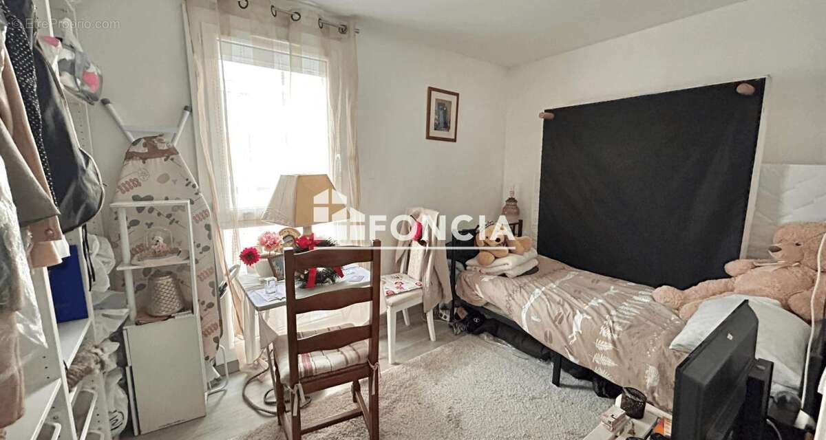 Appartement à FRESNES