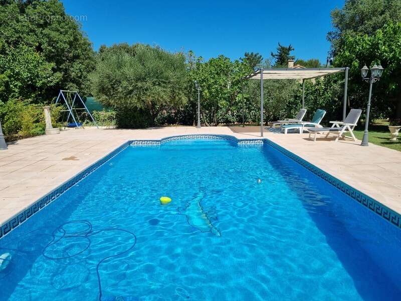 Maison à SAINT-MAXIMIN-LA-SAINTE-BAUME