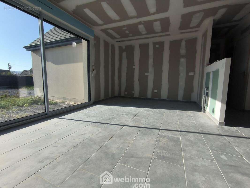 L'emplacement de la cuisine ouverte à créer selon vos envies - Maison à PARGNY-FILAIN