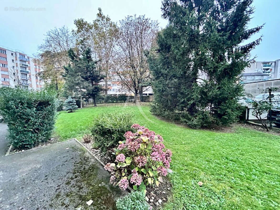 Appartement à LE BOURGET